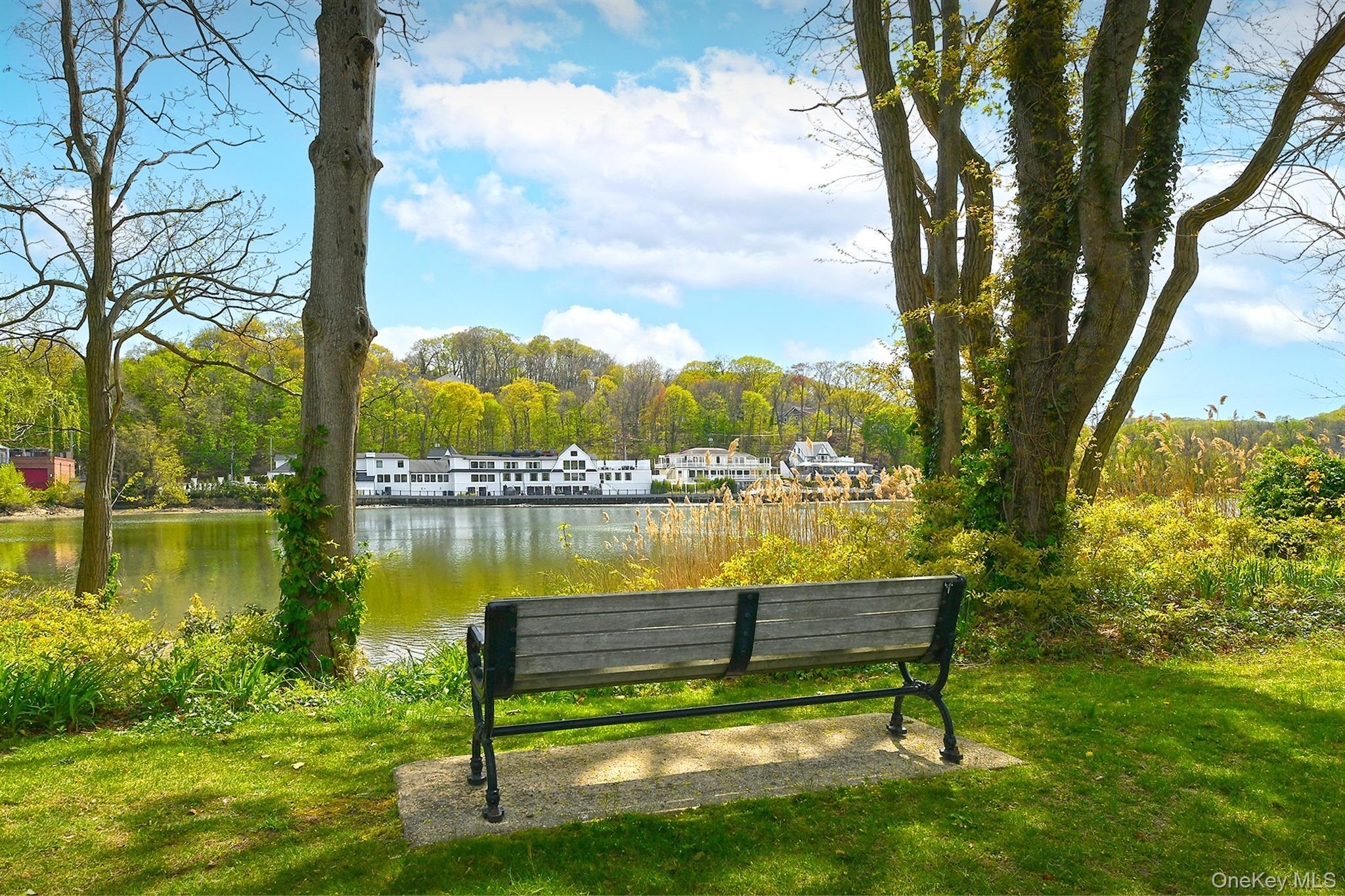 Single Family Prospect  Suffolk County, NY 11721, MLS-988320-28