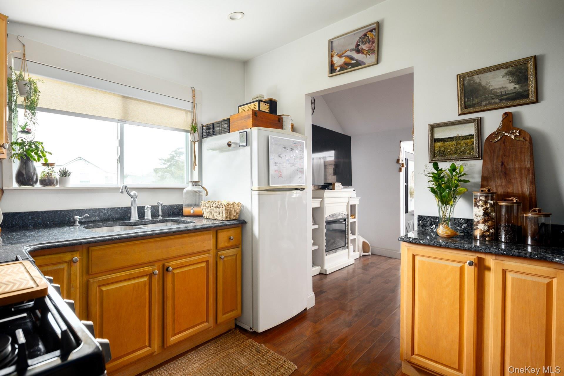 Single Family Blue Point Road Suffolk County, NY 11951, MLS-988349-11