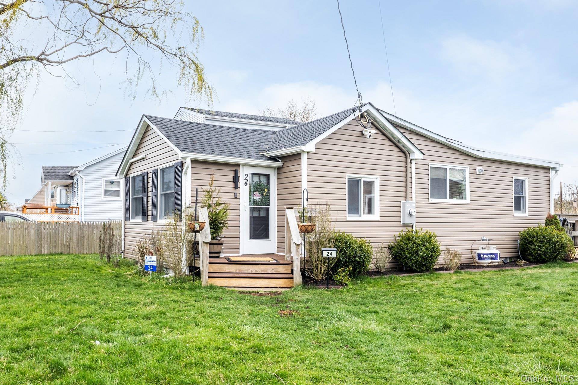 Single Family Blue Point Road Suffolk County, NY 11951, MLS-988349-6