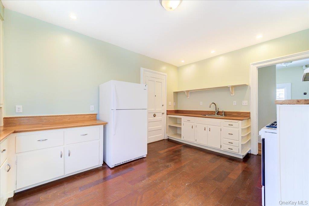 Single Family Balding  Dutchess County, NY 12601, MLS-988377-21