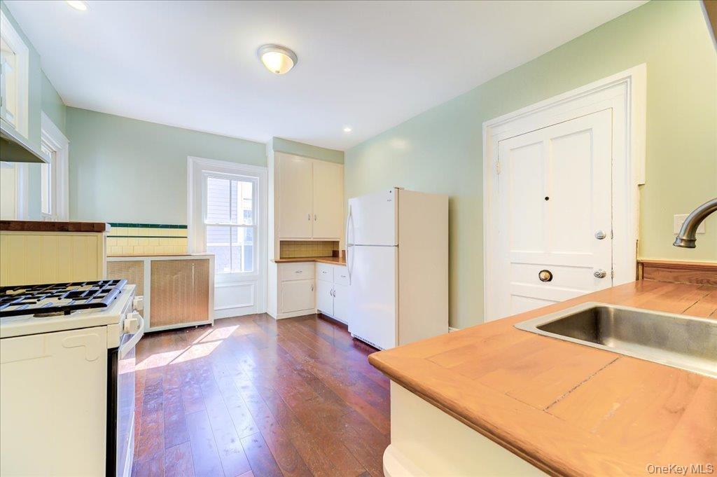 Single Family Balding  Dutchess County, NY 12601, MLS-988377-23