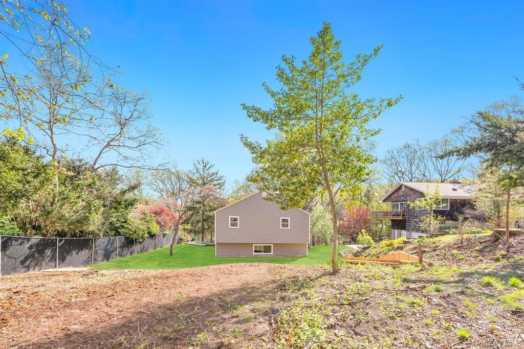 Single Family Woodvale  Suffolk County, NY 11754, MLS-988381-25