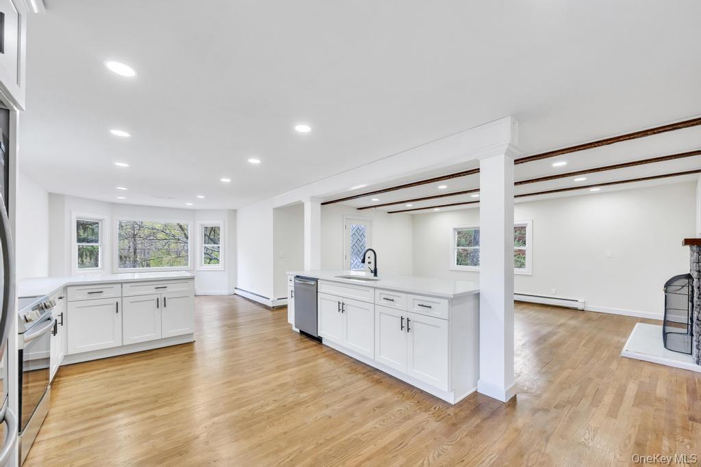 Single Family Woodvale  Suffolk County, NY 11754, MLS-988381-6