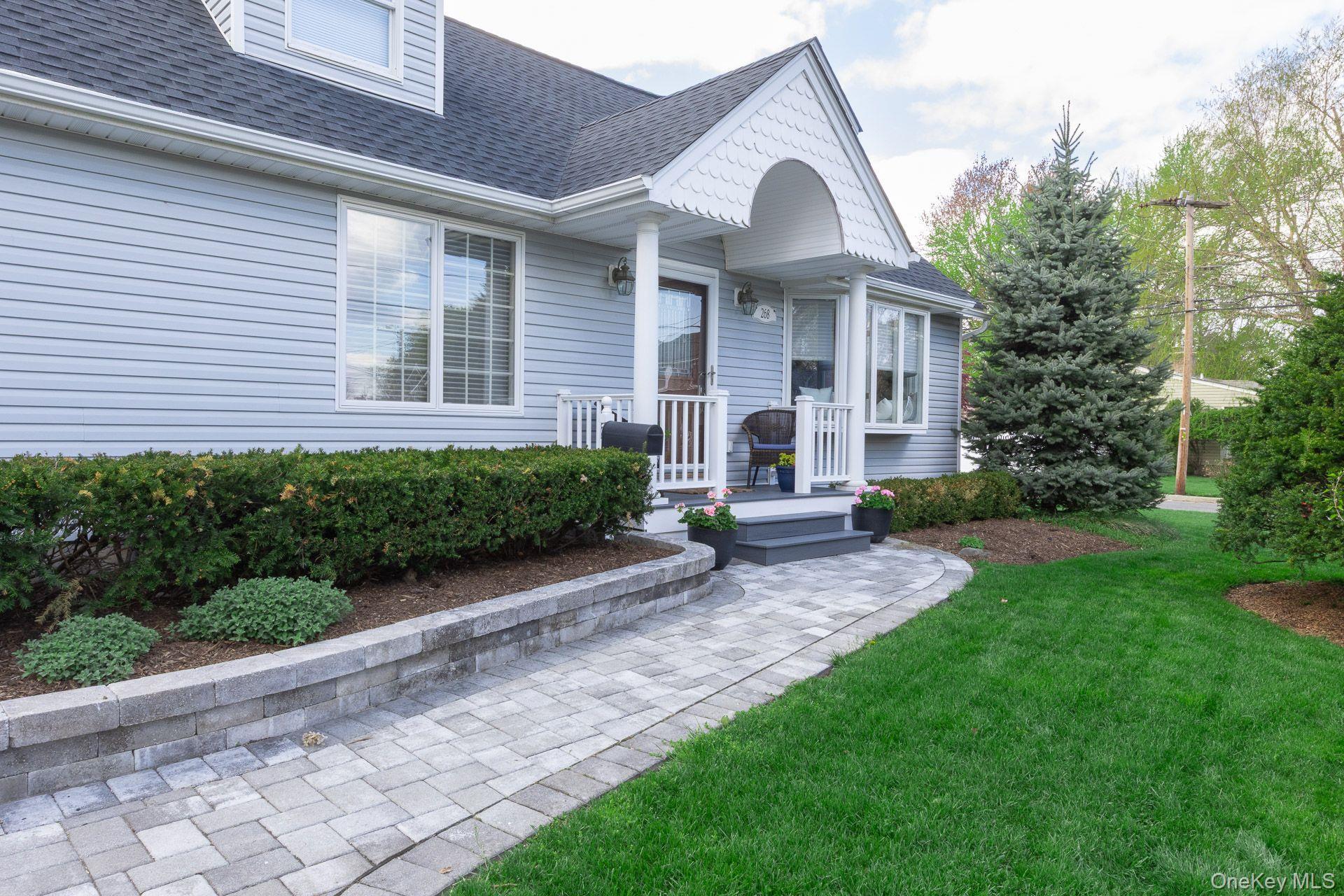 Single Family 7th  Suffolk County, NY 11780, MLS-988385-2