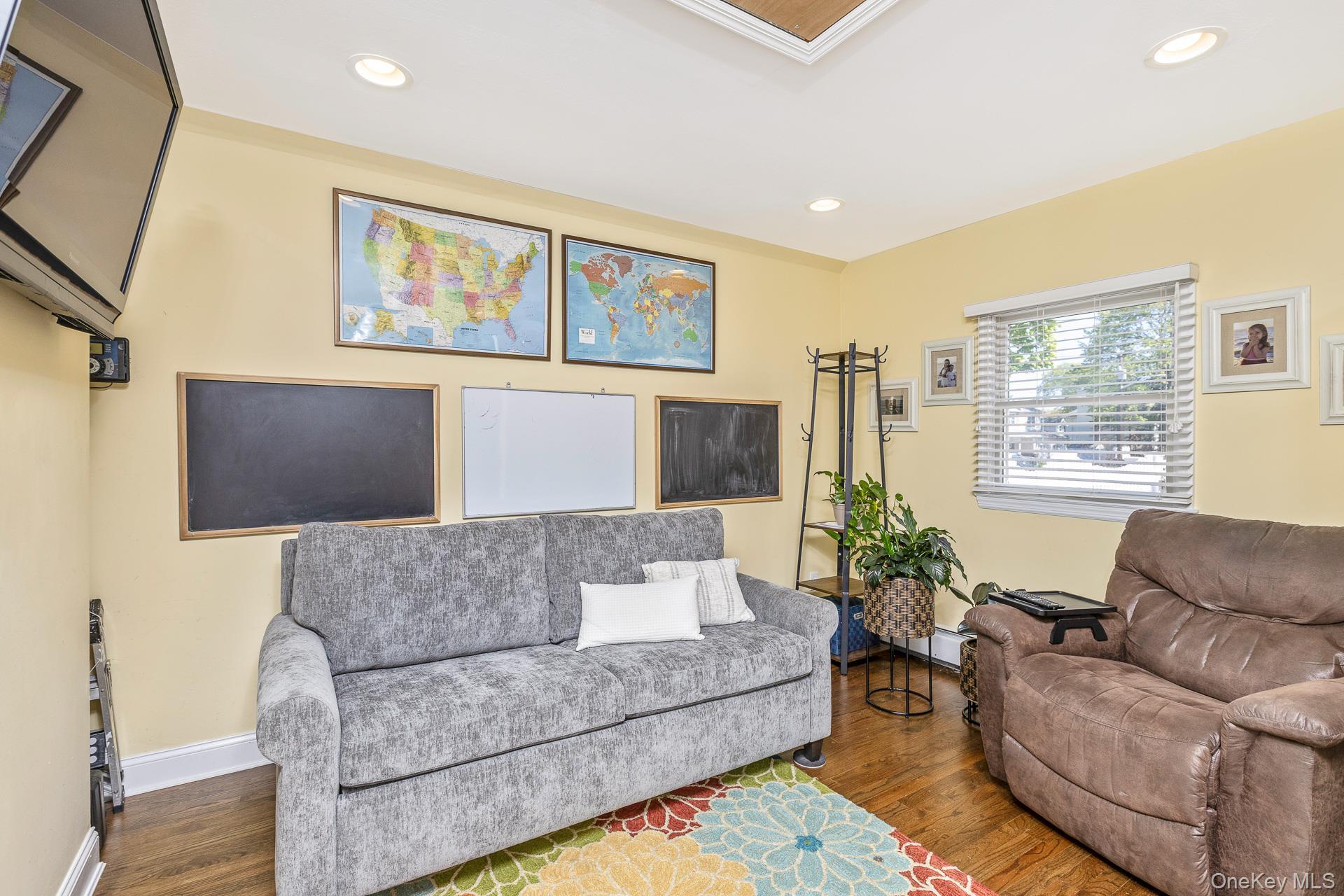 Single Family 7th  Suffolk County, NY 11780, MLS-988385-20