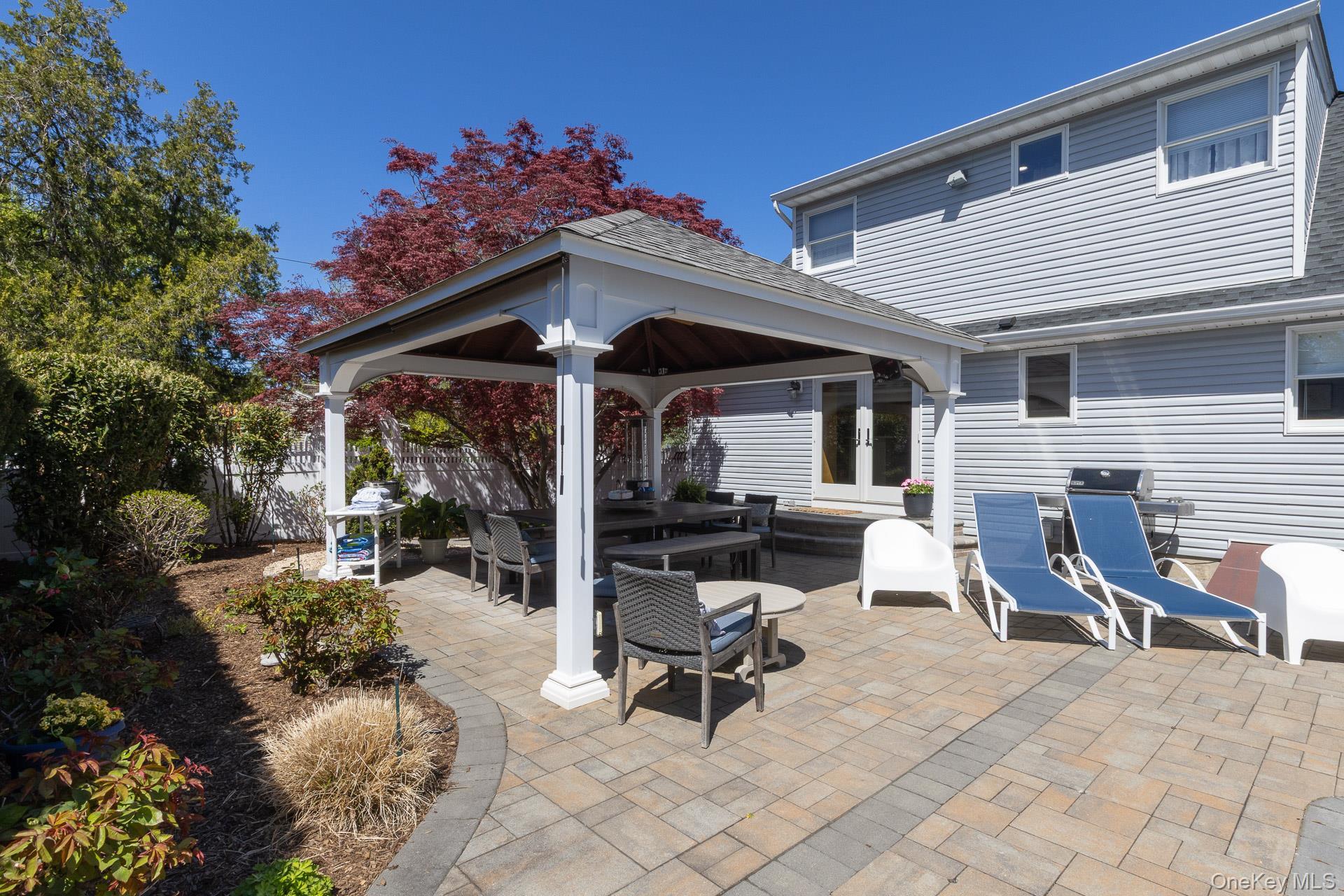 Single Family 7th  Suffolk County, NY 11780, MLS-988385-29