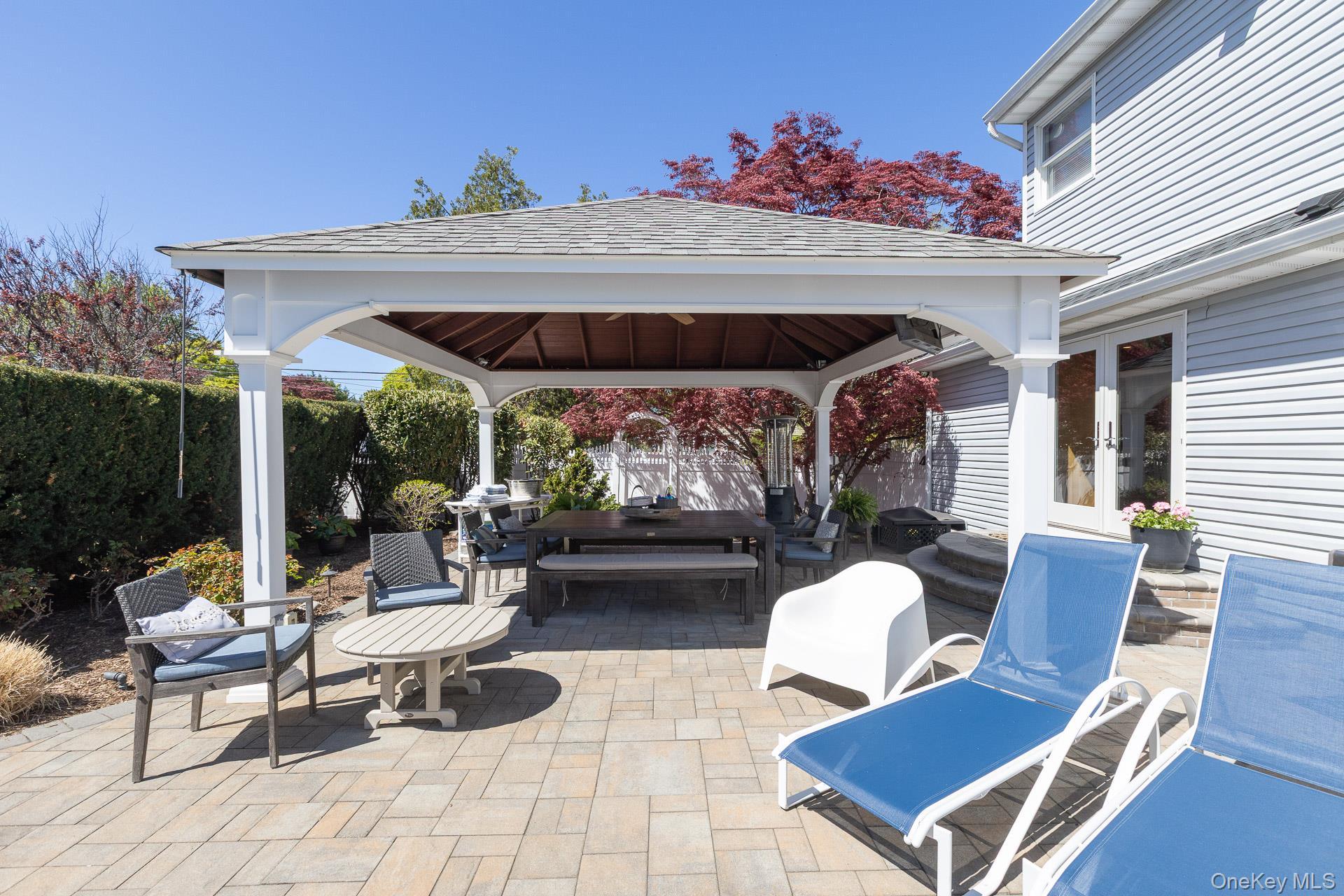 Single Family 7th  Suffolk County, NY 11780, MLS-988385-30