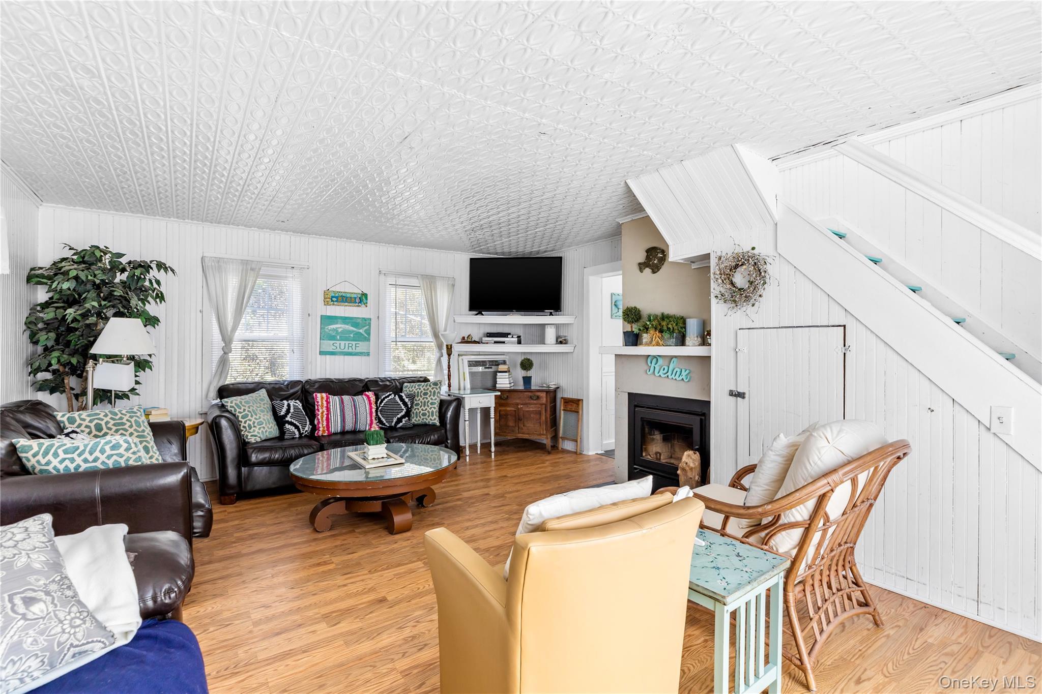 Single Family Dehnhoff Walk  Suffolk County, NY 11770, MLS-988424-27