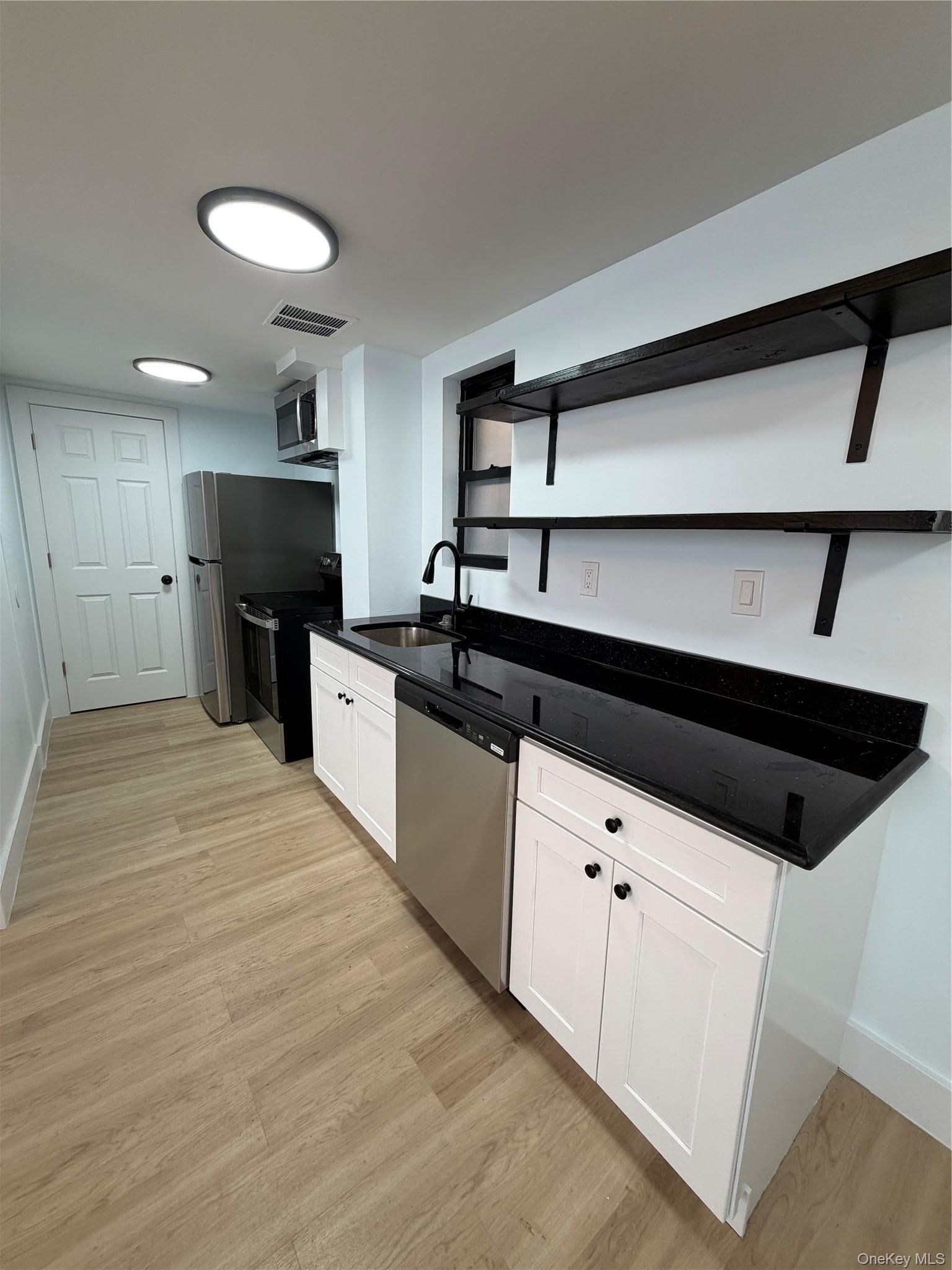 Apartment 227th  Bronx, NY 10463, MLS-988425-3