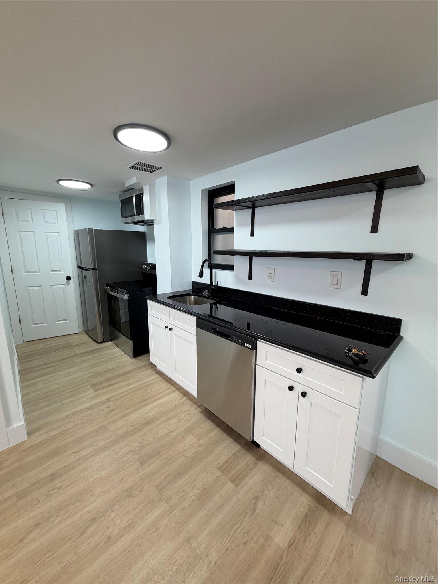 Apartment 227th  Bronx, NY 10463, MLS-988425-7