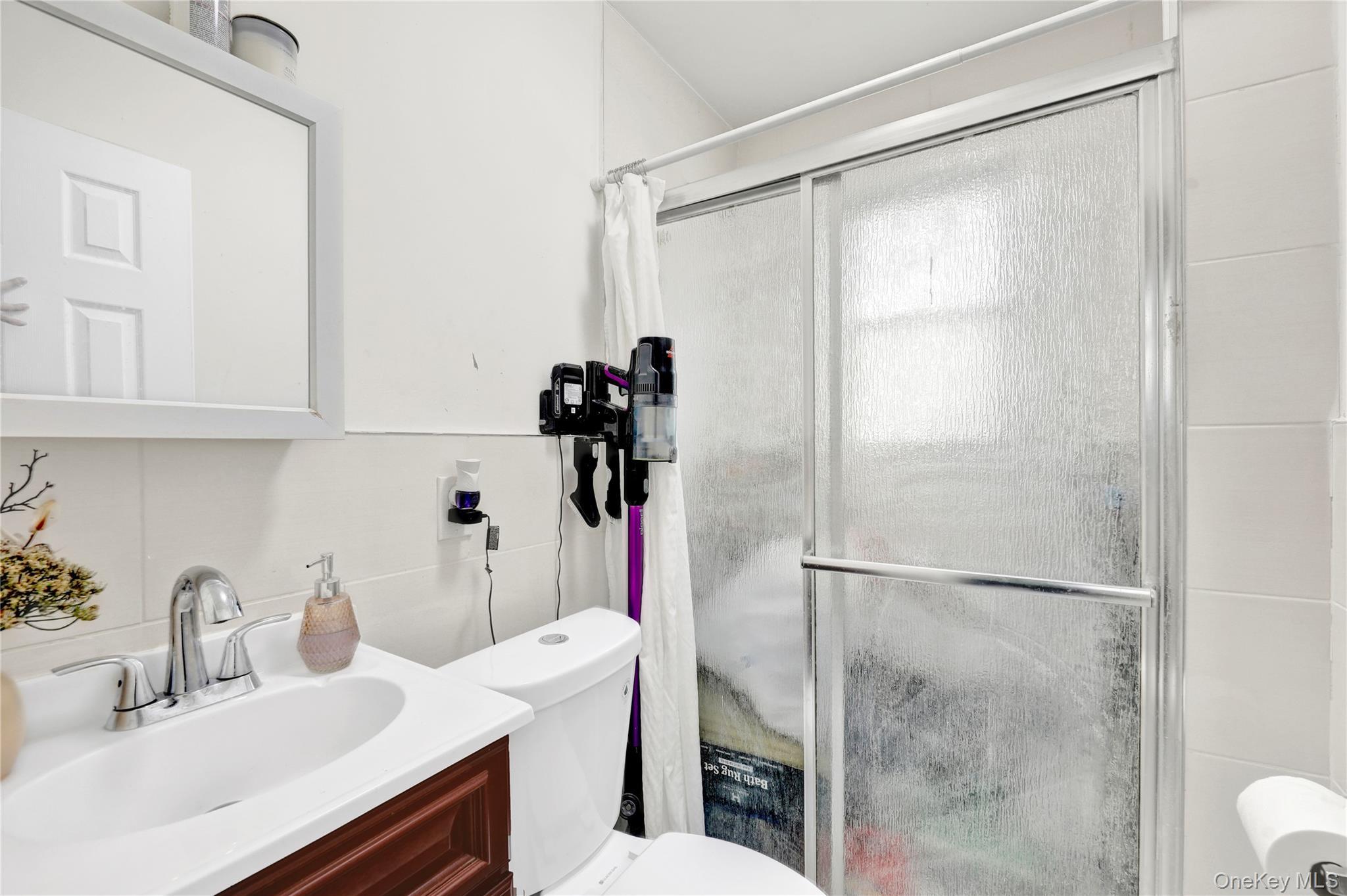 Single Family 187th Street Queens, NY 11423, MLS-988432-19