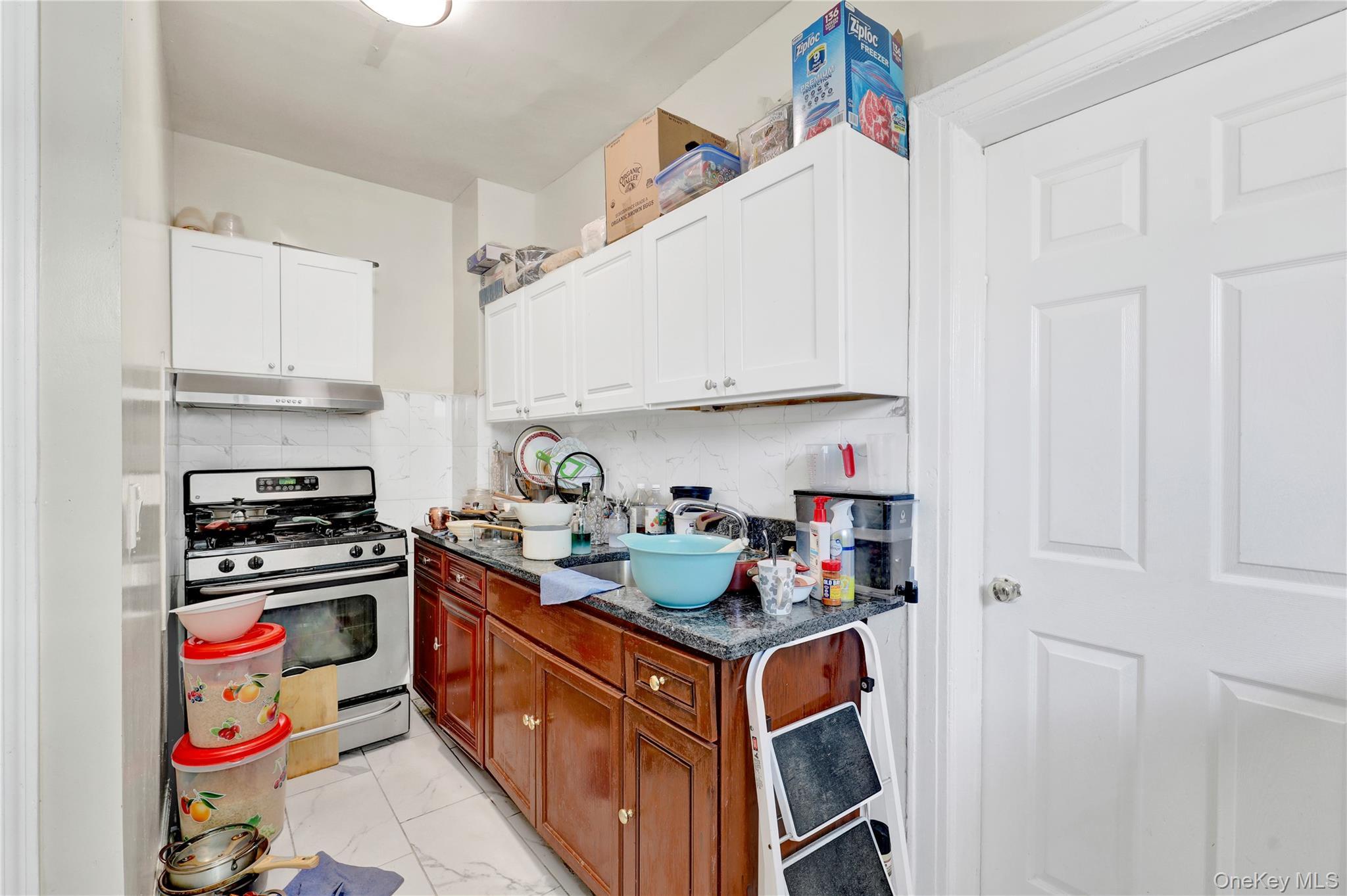 Single Family 187th Street Queens, NY 11423, MLS-988432-23