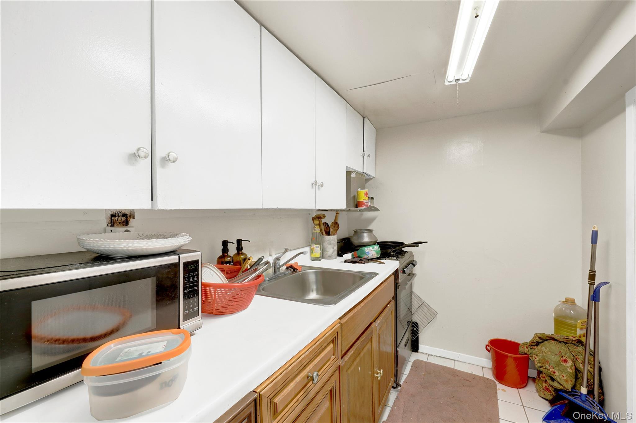 Single Family 187th Street Queens, NY 11423, MLS-988432-27