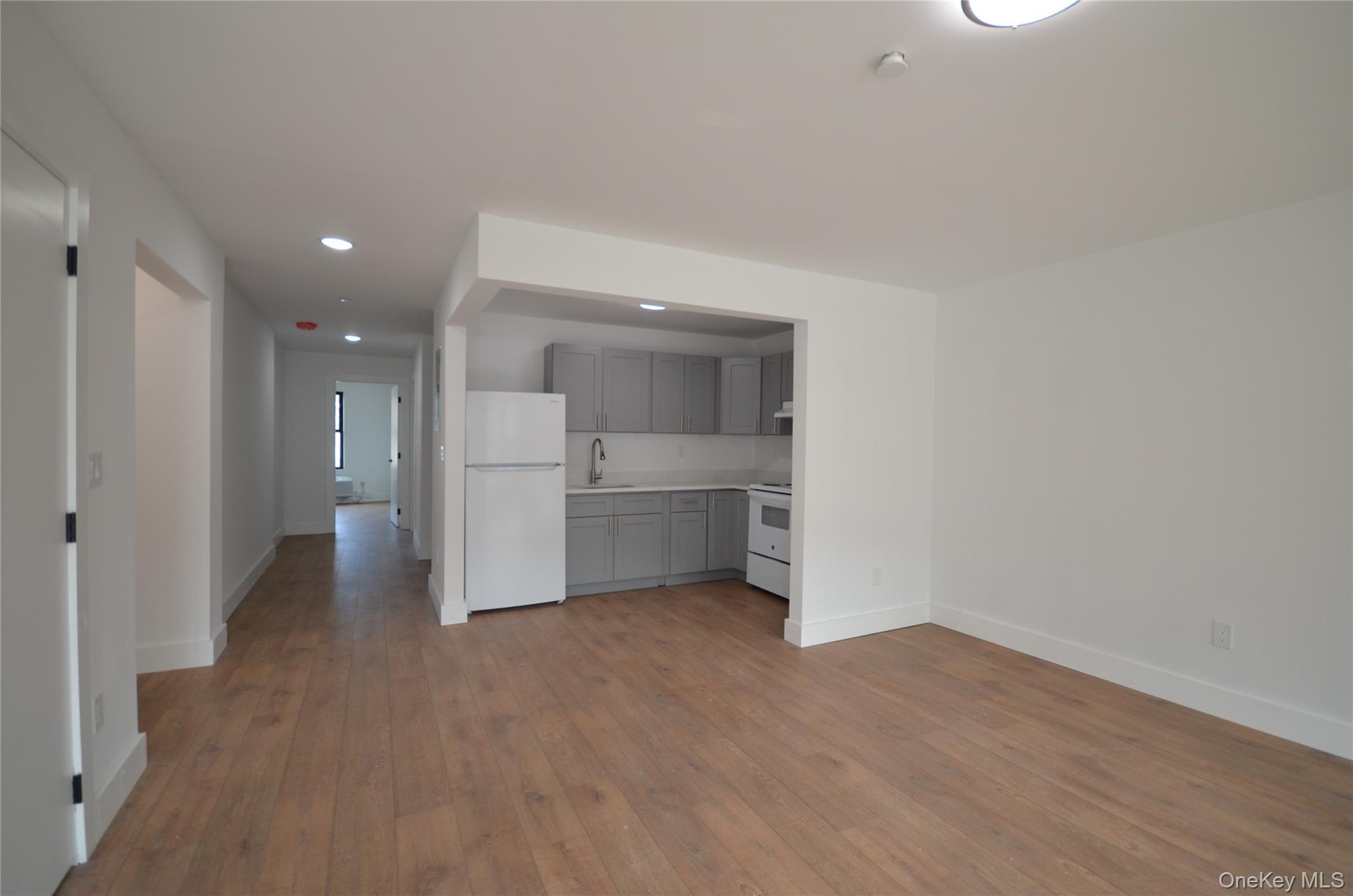 Commercial Sale Tiemann Avenue  Bronx, NY 10469, MLS-988436-5