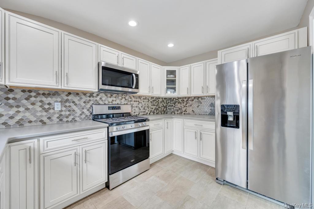 Single Family Sayville  Suffolk County, NY 11716, MLS-988473-17