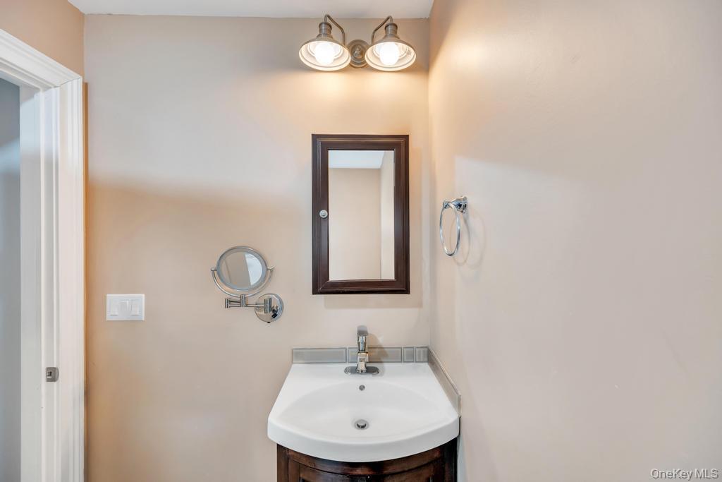 Single Family Sayville  Suffolk County, NY 11716, MLS-988473-25