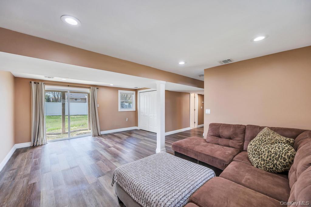 Single Family Sayville  Suffolk County, NY 11716, MLS-988473-29