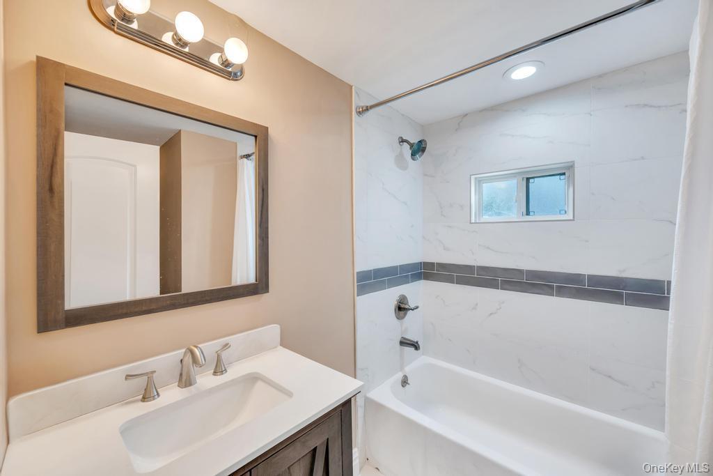 Single Family Sayville  Suffolk County, NY 11716, MLS-988473-33