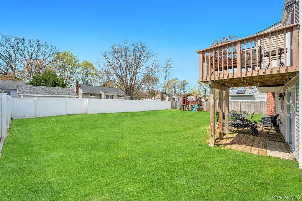 Single Family Sayville  Suffolk County, NY 11716, MLS-988473-7