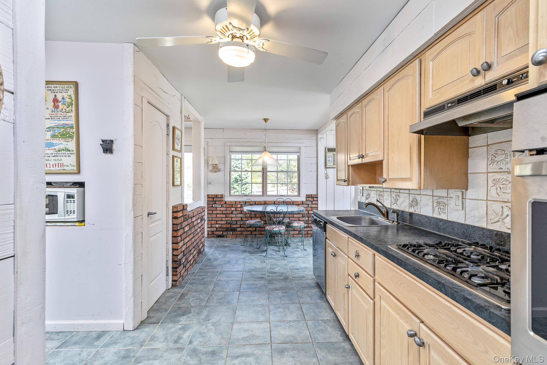 Single Family Fortune  Suffolk County, NY 11725, MLS-988502-7