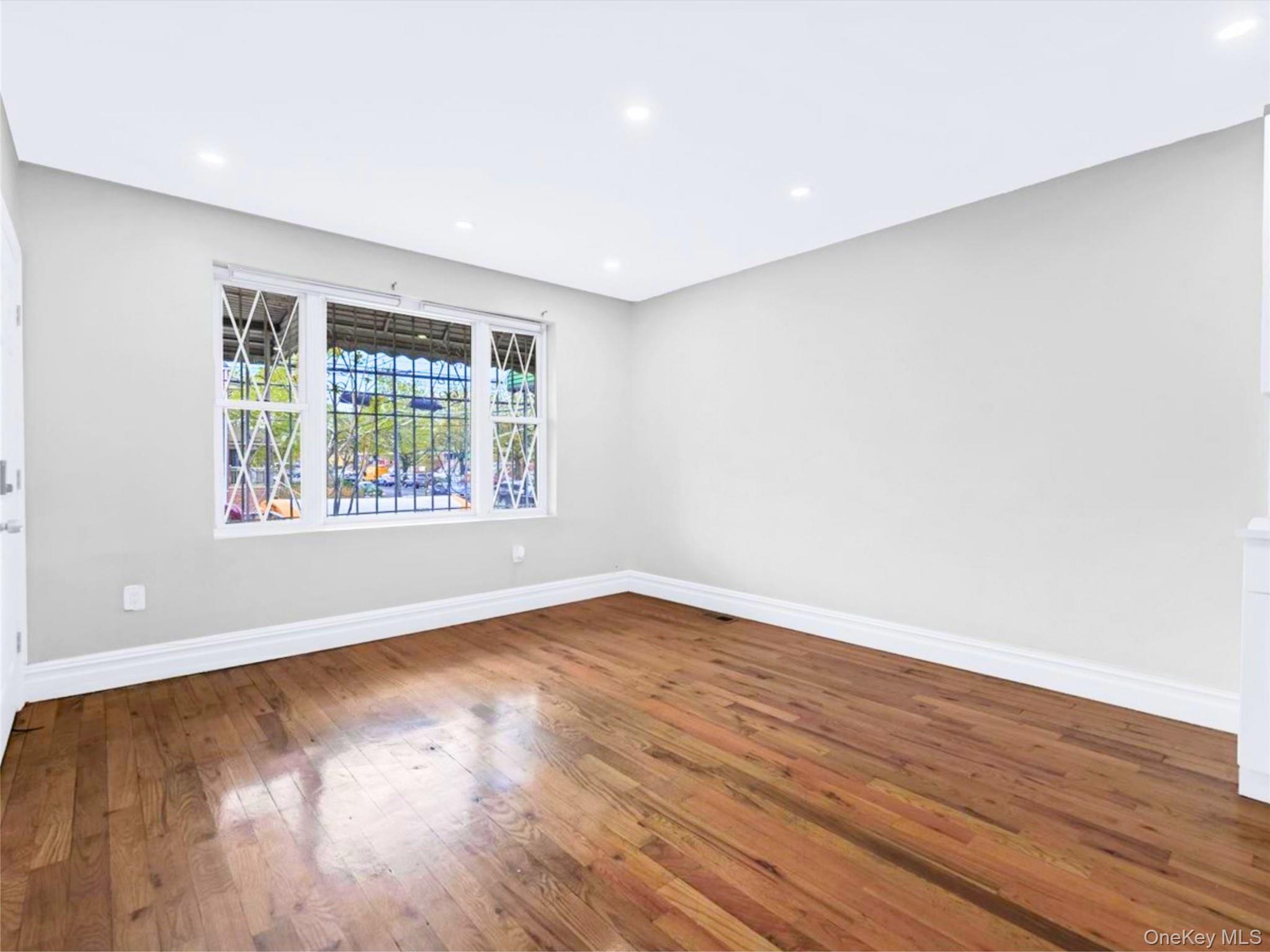 Single Family Avenue B  Brooklyn, NY 11236, MLS-988513-20