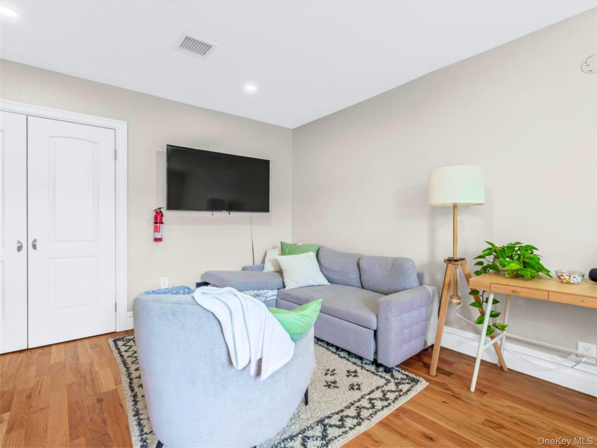 Single Family Avenue B  Brooklyn, NY 11236, MLS-988513-7