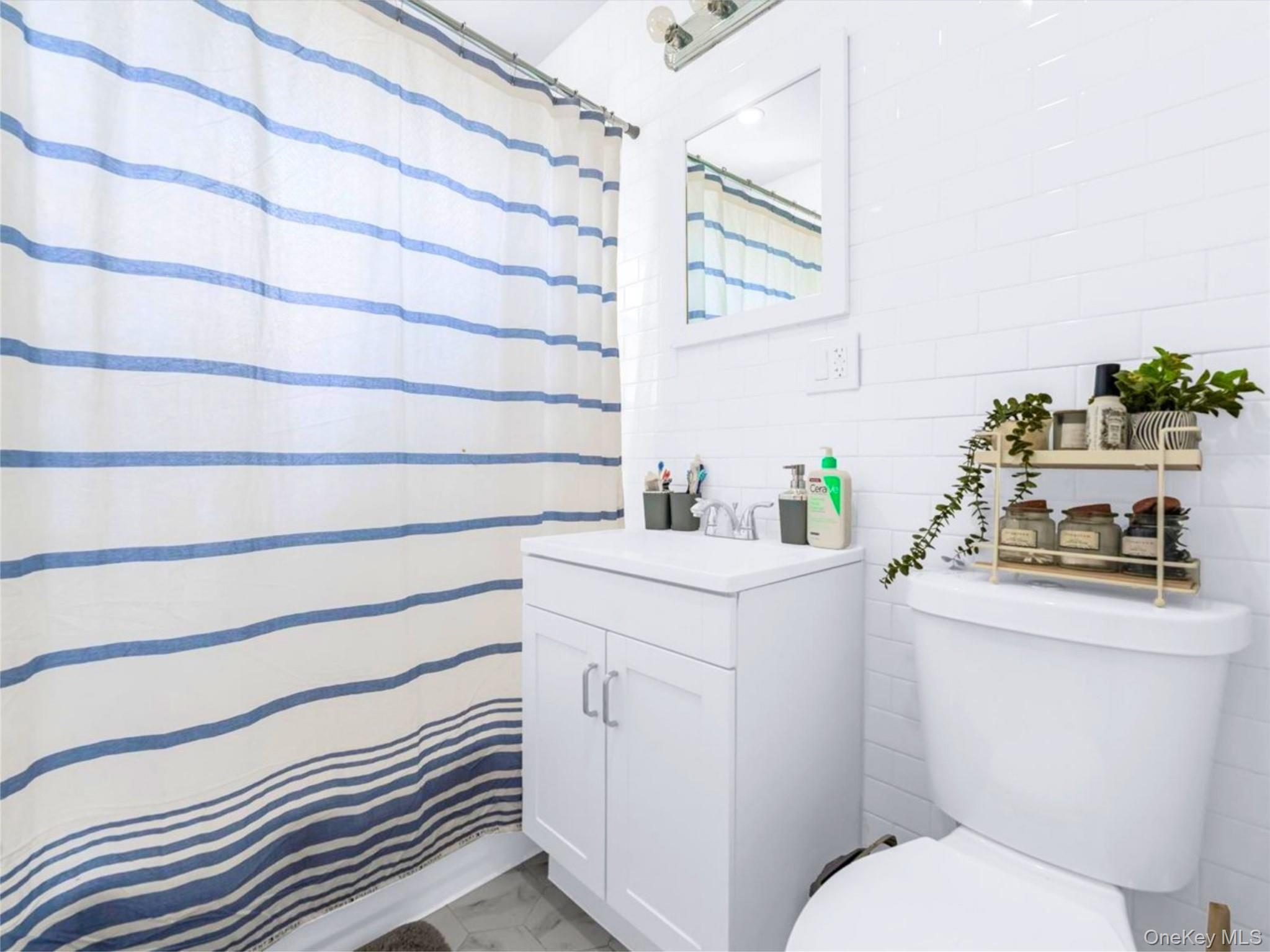 Single Family Avenue B  Brooklyn, NY 11236, MLS-988513-9