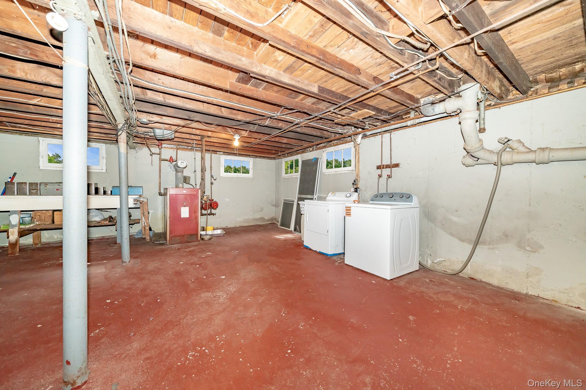 Single Family New York  Nassau County, NY 11783, MLS-988516-25