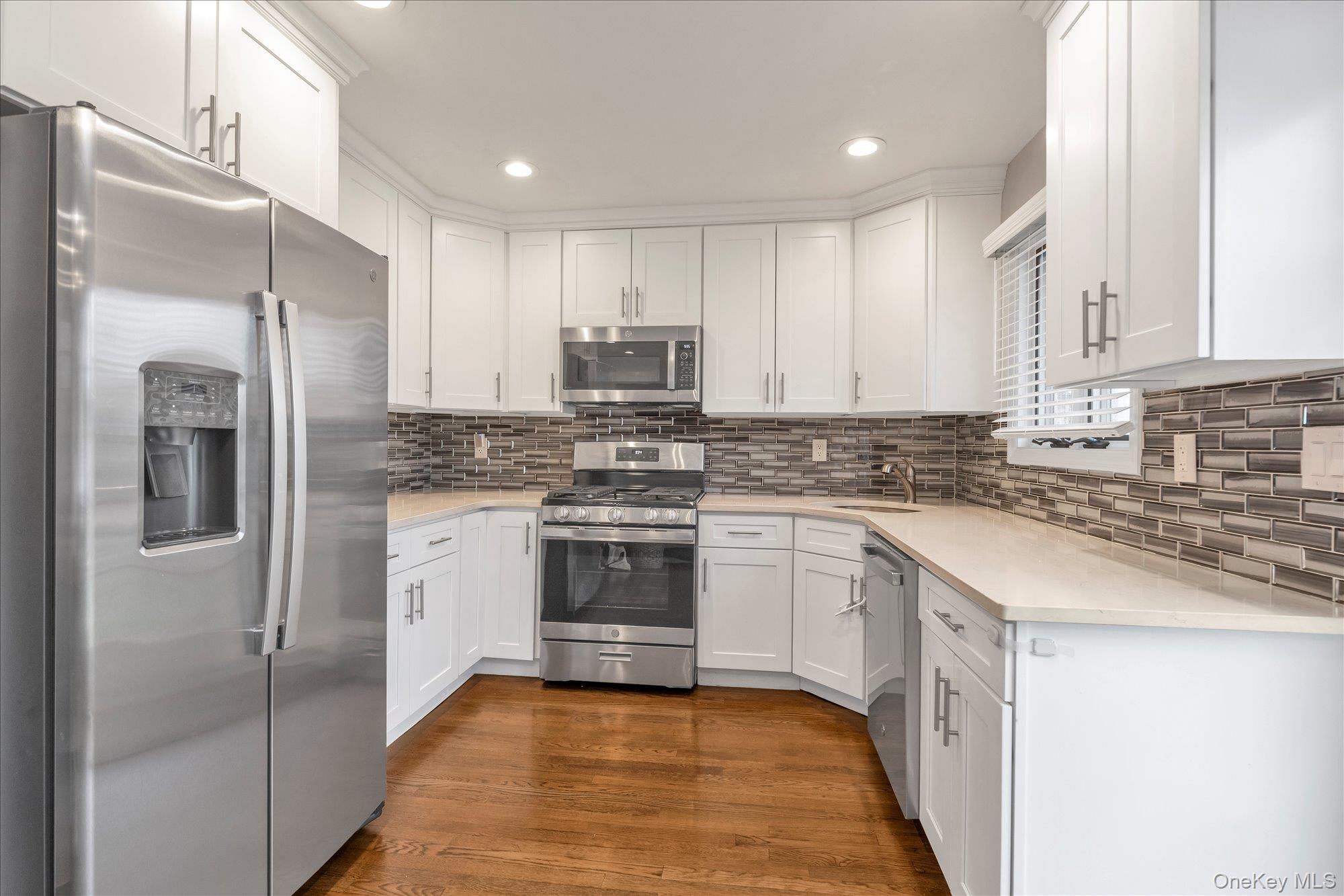 Single Family Locust  Nassau County, NY 11783, MLS-988534-7