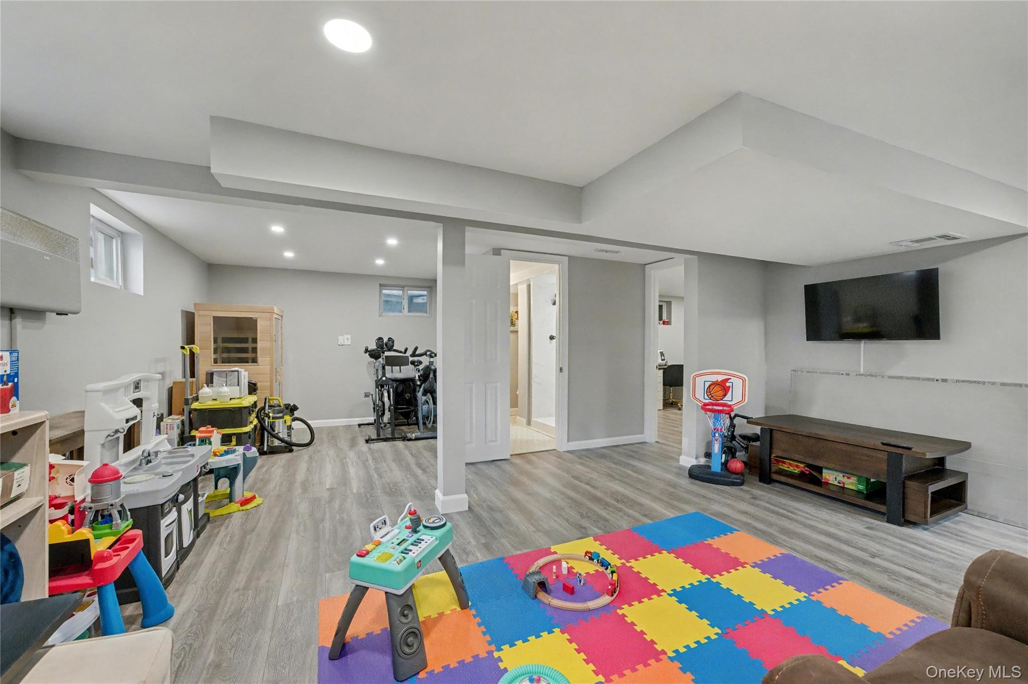 Single Family Pulaski  Suffolk County, NY 11731, MLS-988535-29