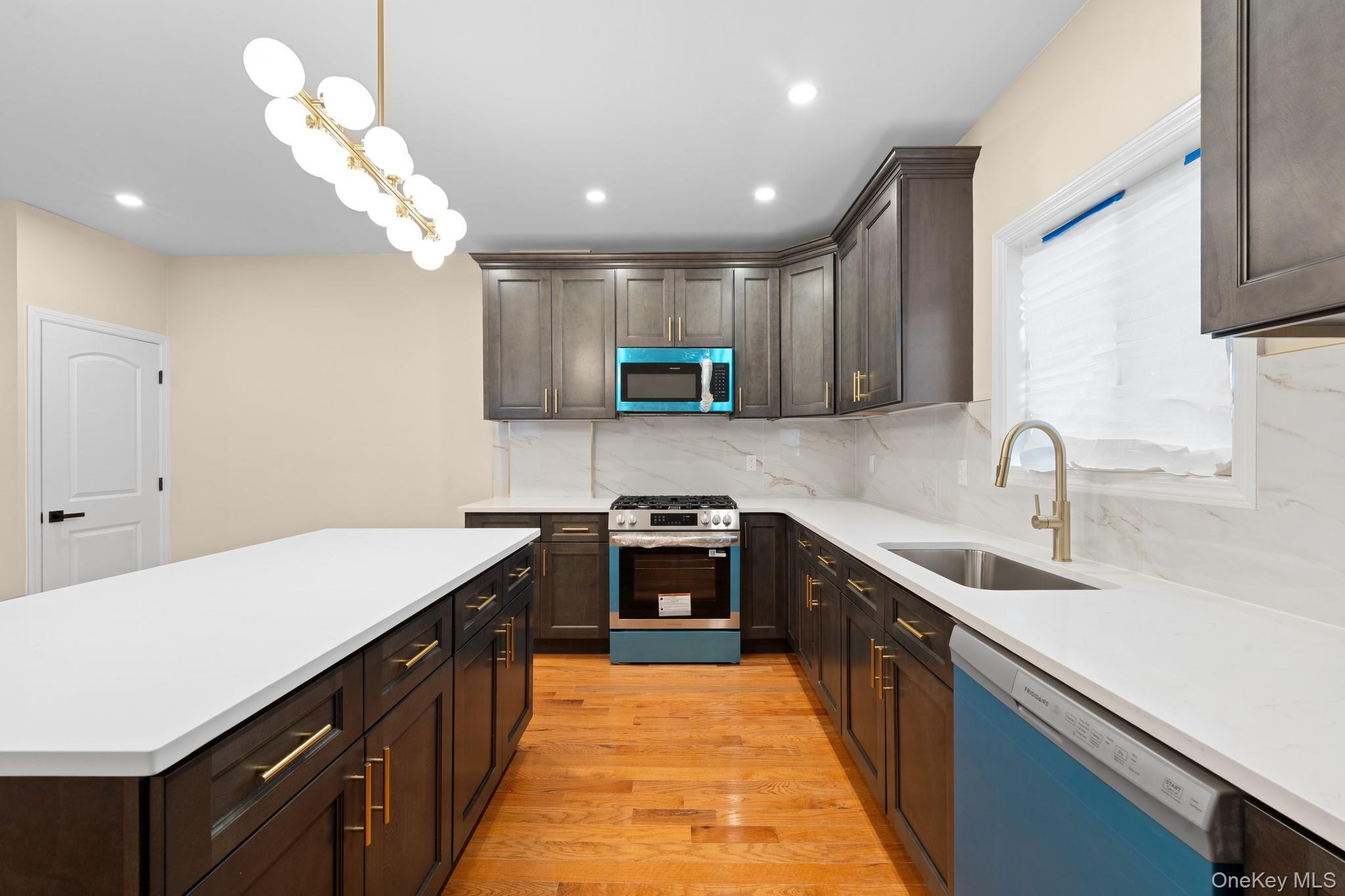 Single Family 106th Queens, NY 11429, MLS-988561-3