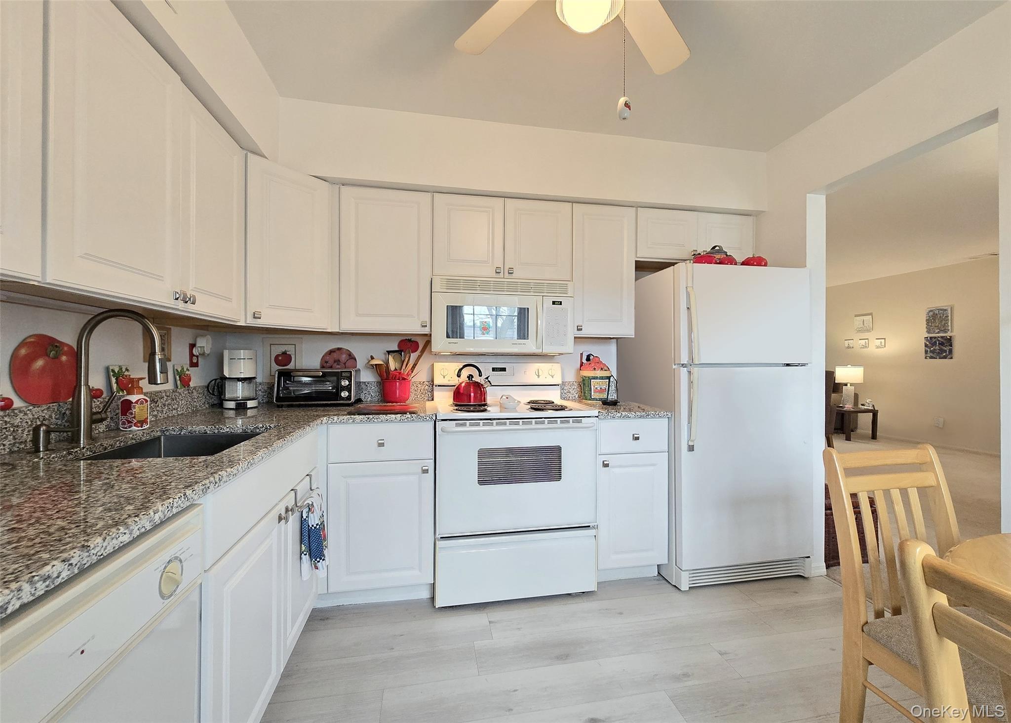 Coop Middle Country  Suffolk County, NY 11727, MLS-988585-6