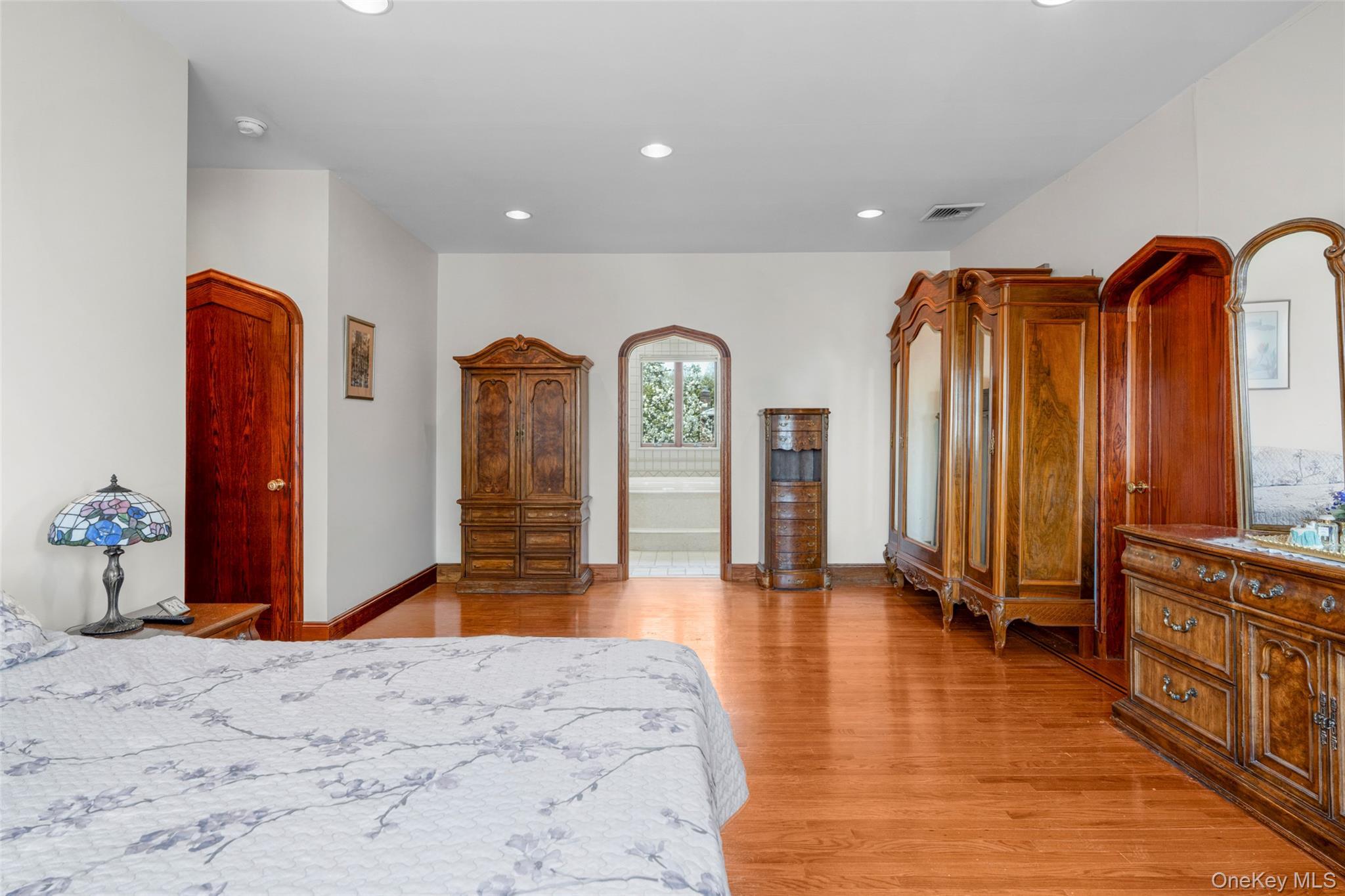 Single Family Carver Terrace  Westchester County, NY 10710, MLS-988593-15