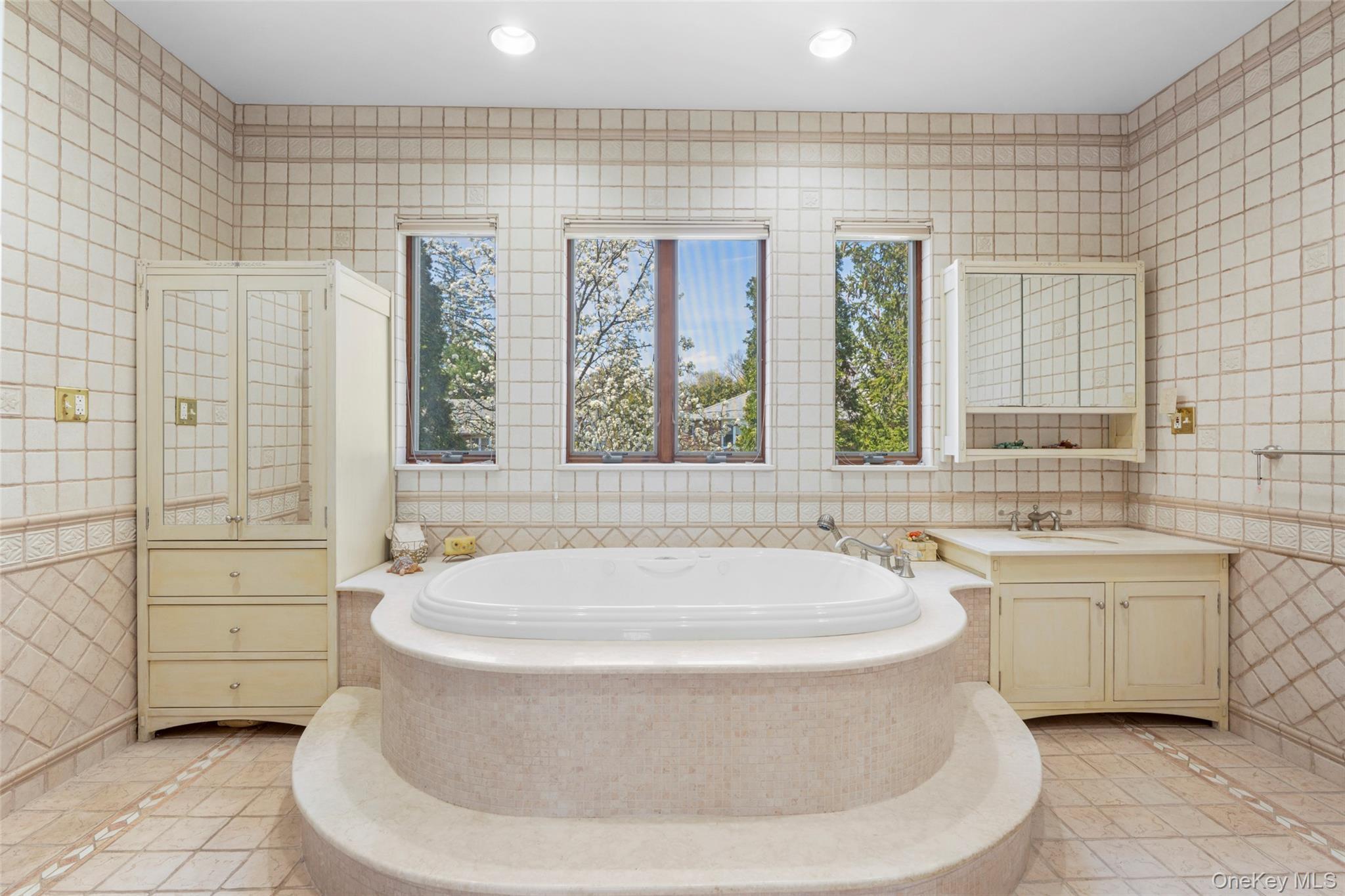 Single Family Carver Terrace  Westchester County, NY 10710, MLS-988593-16