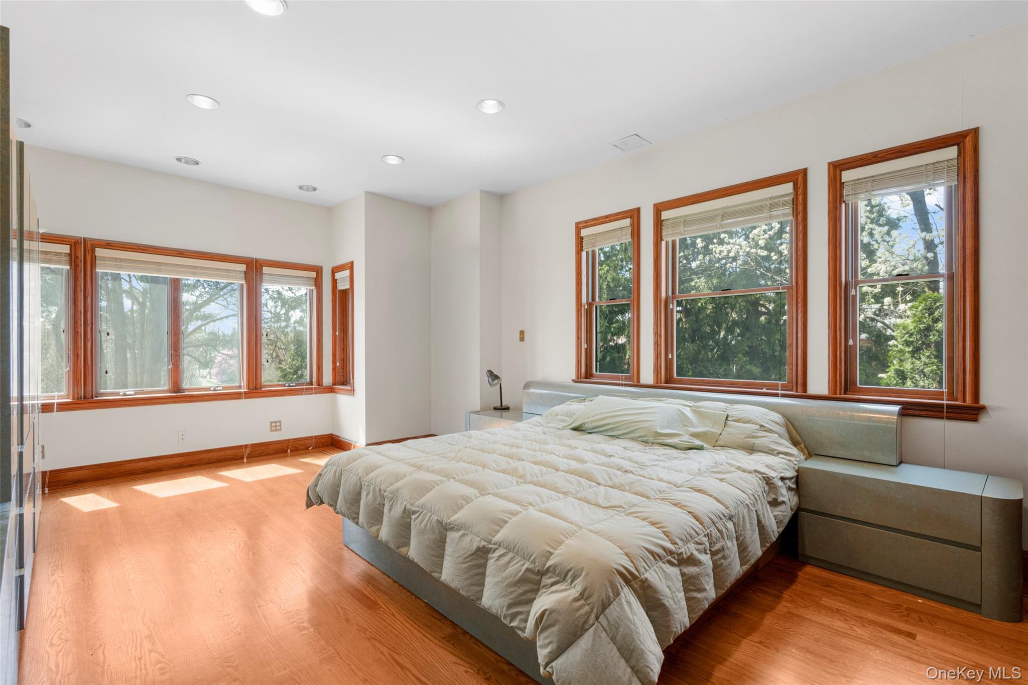 Single Family Carver Terrace  Westchester County, NY 10710, MLS-988593-22