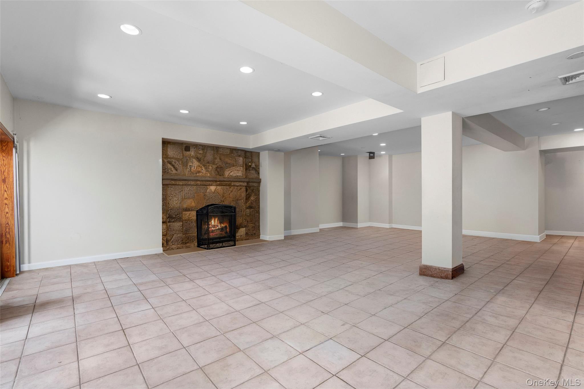 Single Family Carver Terrace  Westchester County, NY 10710, MLS-988593-24