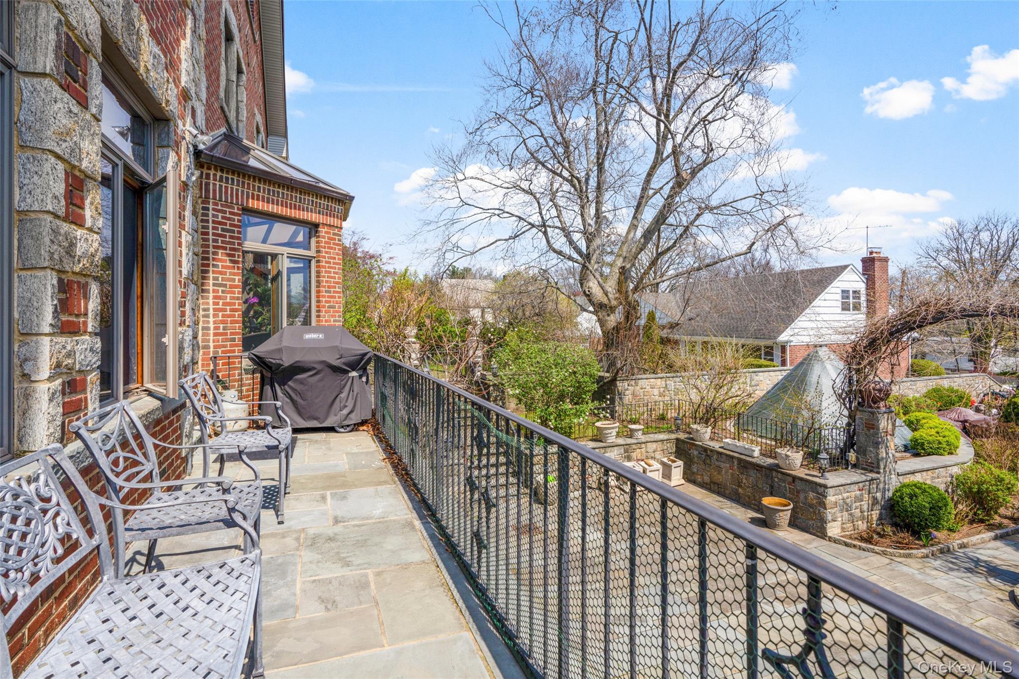 Single Family Carver Terrace  Westchester County, NY 10710, MLS-988593-27