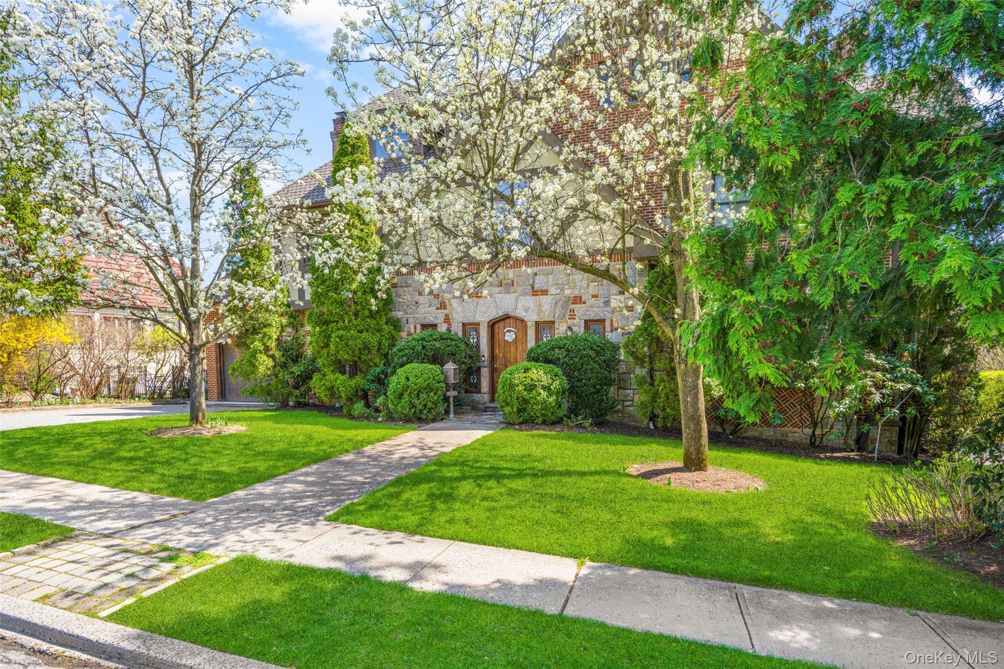 Single Family Carver Terrace  Westchester County, NY 10710, MLS-988593-35