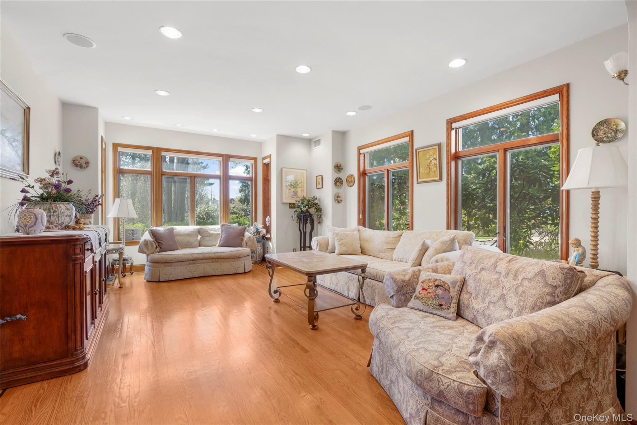 Single Family Carver Terrace  Westchester County, NY 10710, MLS-988593-4