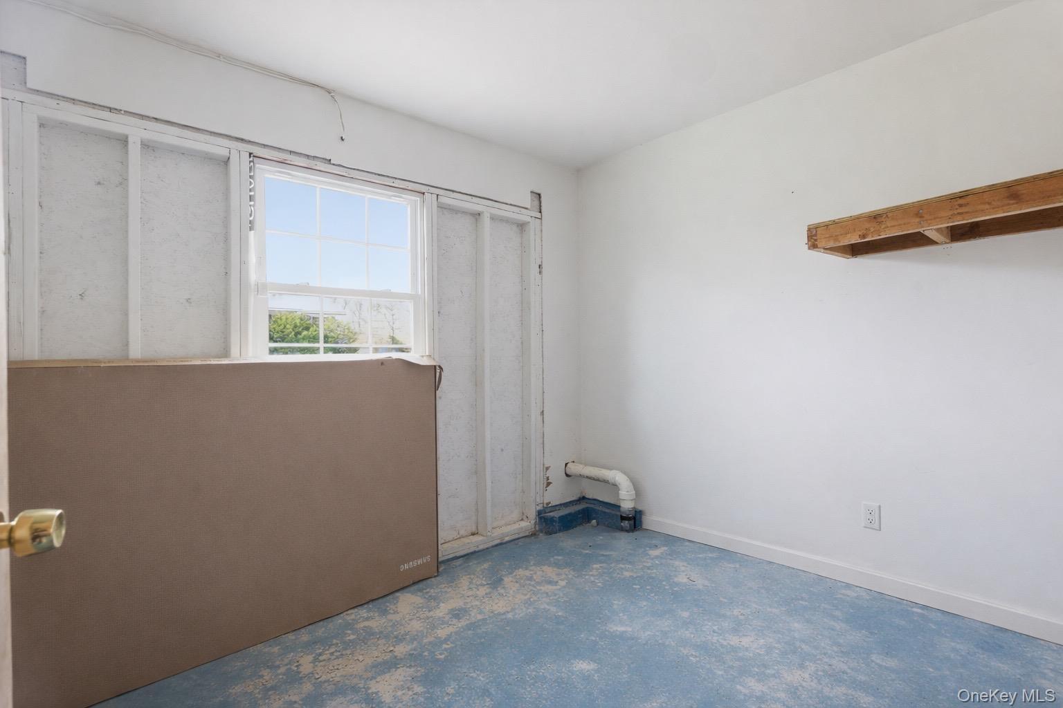 Single Family Howard  Suffolk County, NY 11784, MLS-988599-21