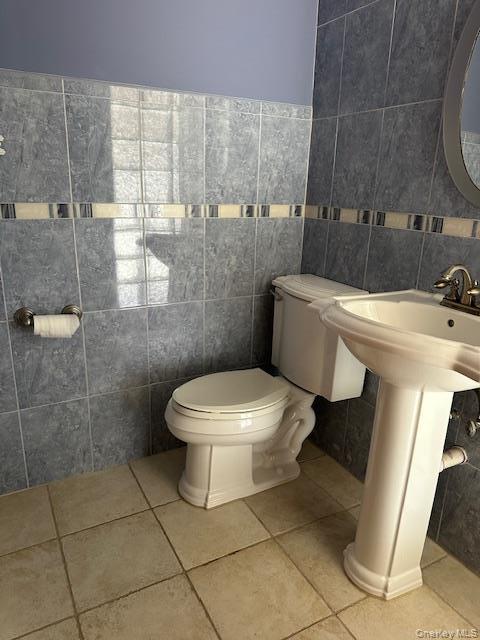 Single Family Shore  Nassau County, NY 11572, MLS-988601-8