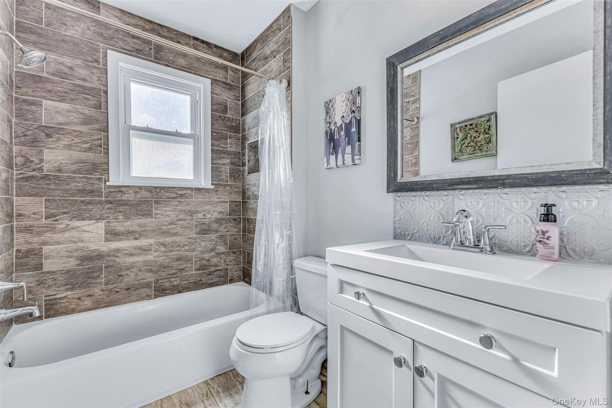 Single Family Greenwood  Suffolk County, NY 11706, MLS-988638-25