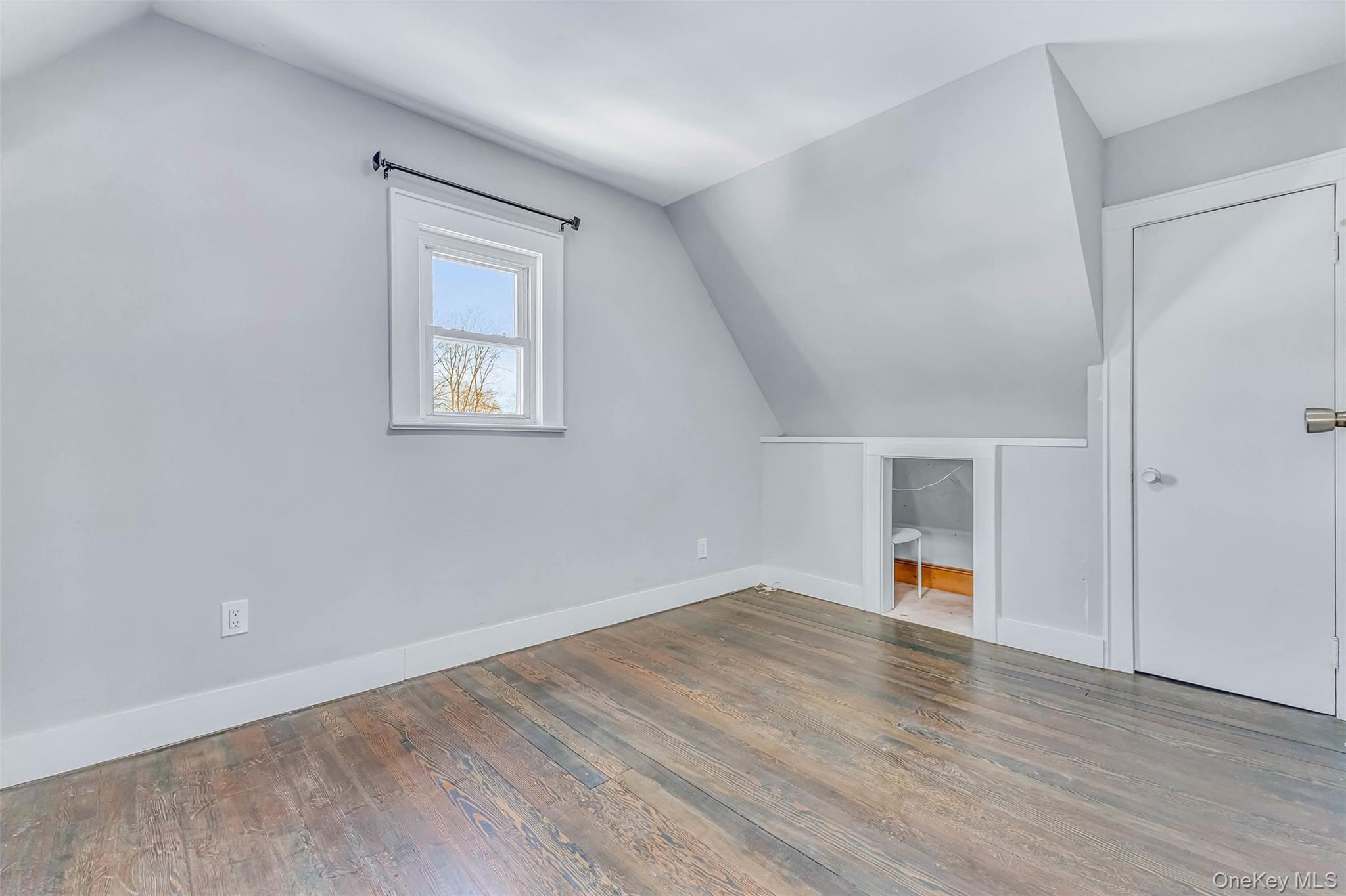 Single Family Greenwood  Suffolk County, NY 11706, MLS-988638-28