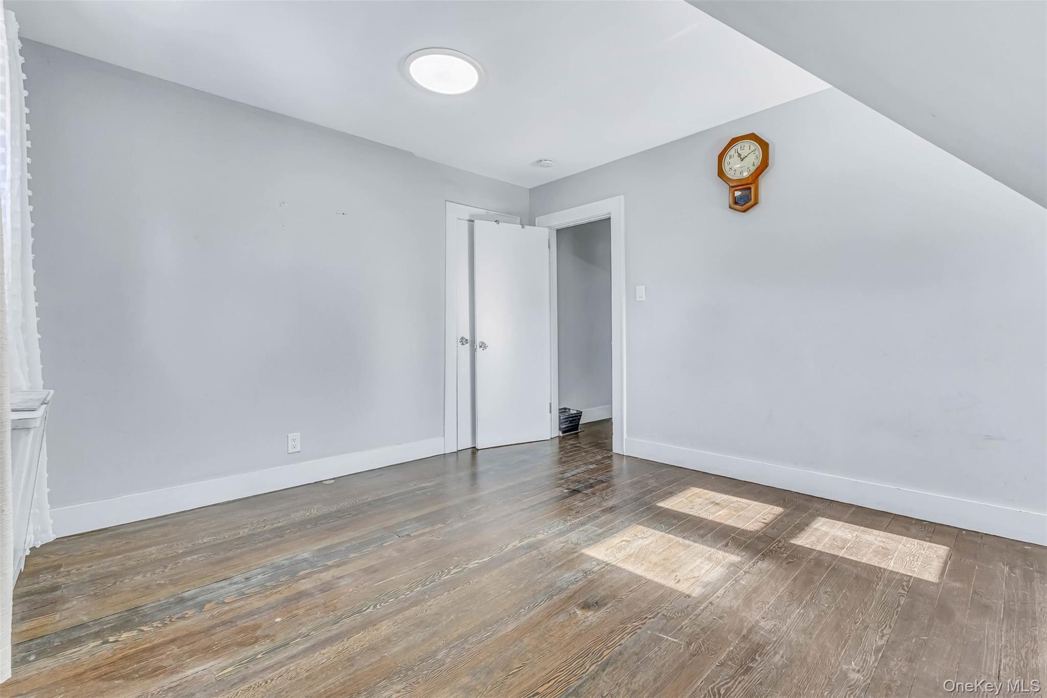 Single Family Greenwood  Suffolk County, NY 11706, MLS-988638-35