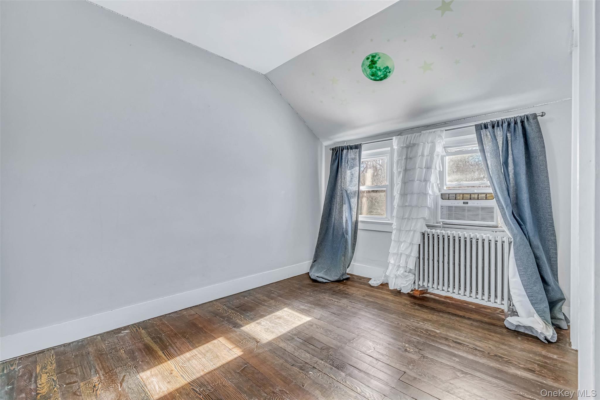 Single Family Greenwood  Suffolk County, NY 11706, MLS-988638-36