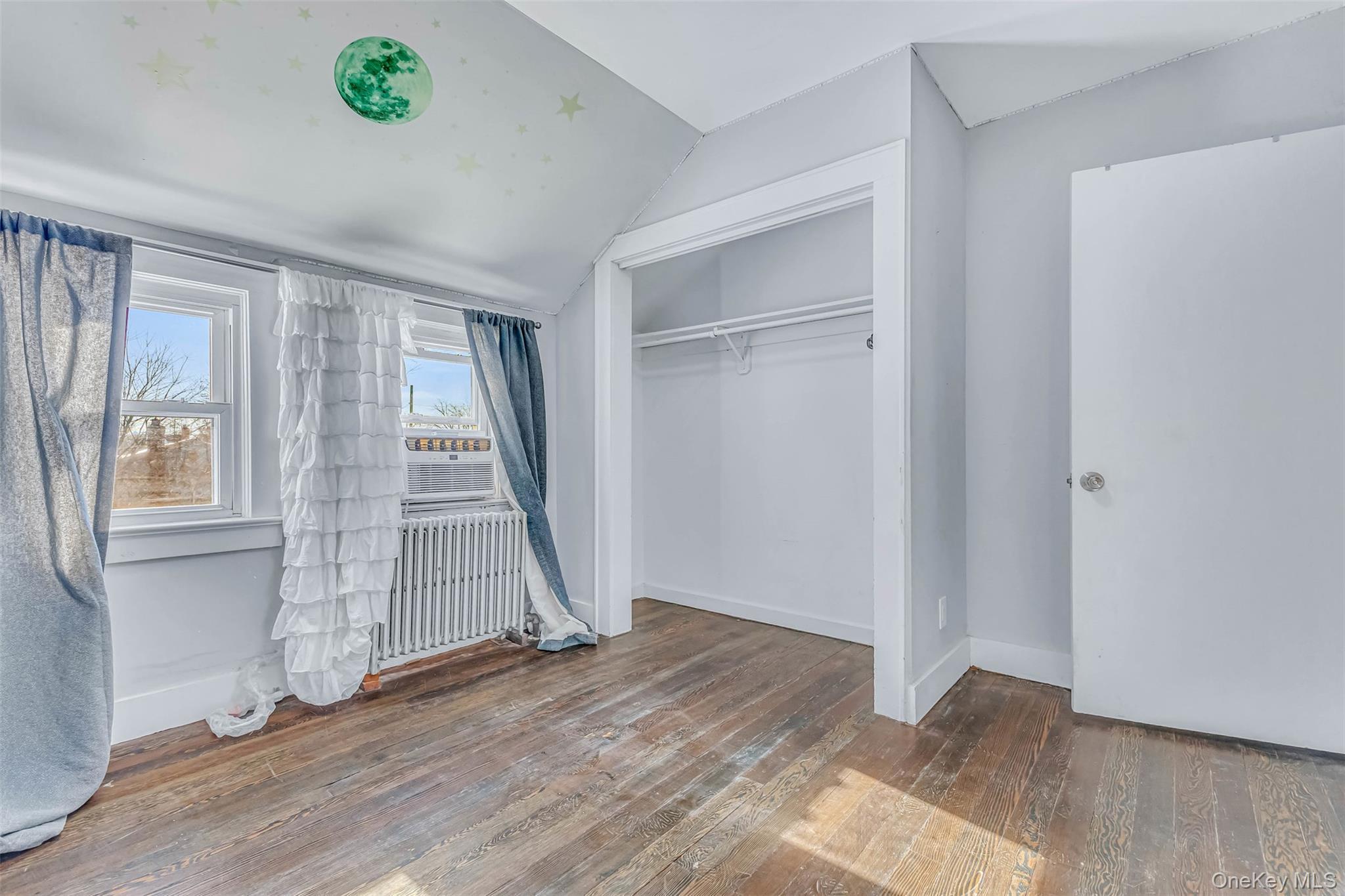 Single Family Greenwood  Suffolk County, NY 11706, MLS-988638-37