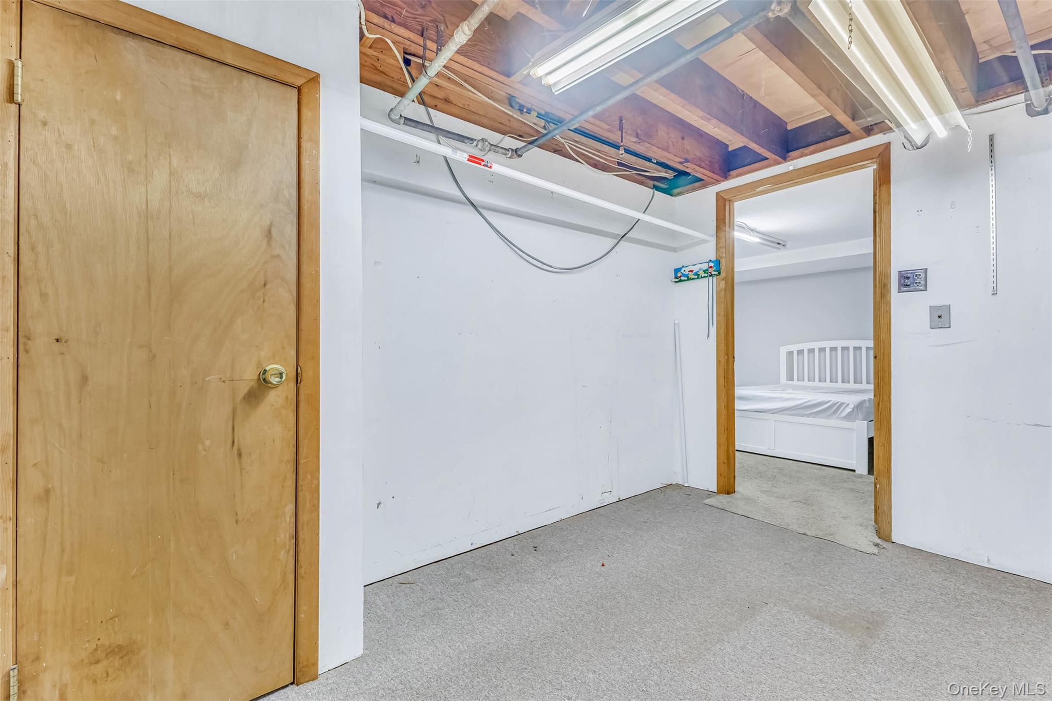 Single Family Greenwood  Suffolk County, NY 11706, MLS-988638-46