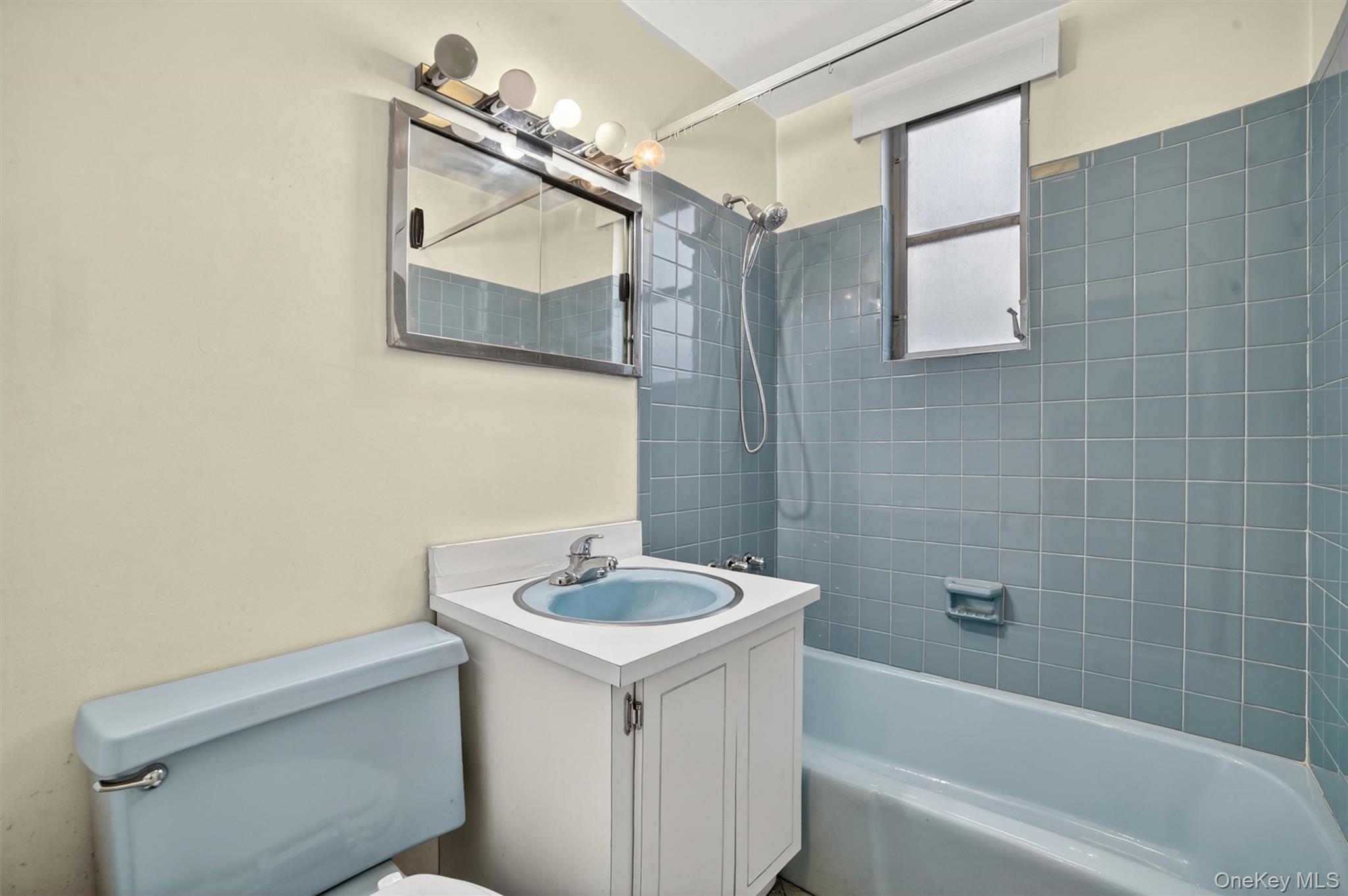 Single Family Ellsworth  Bronx, NY 10465, MLS-988663-21