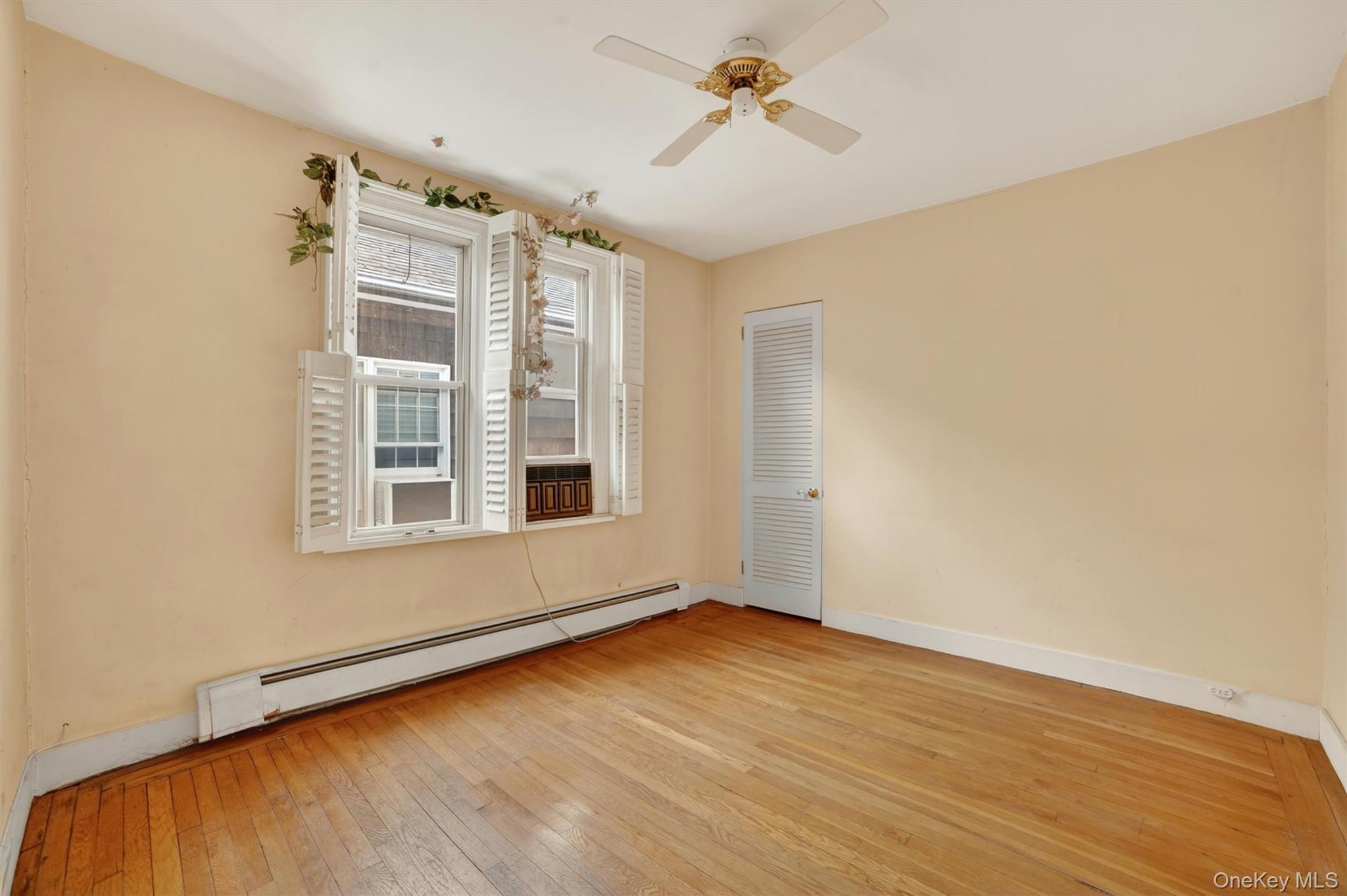 Single Family Ellsworth  Bronx, NY 10465, MLS-988663-22