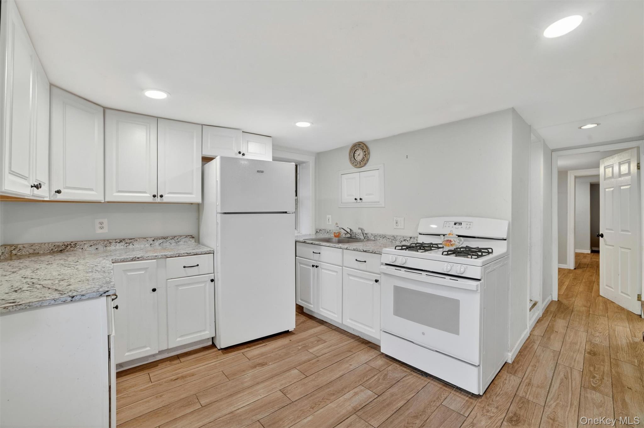 Single Family Ellsworth  Bronx, NY 10465, MLS-988663-25
